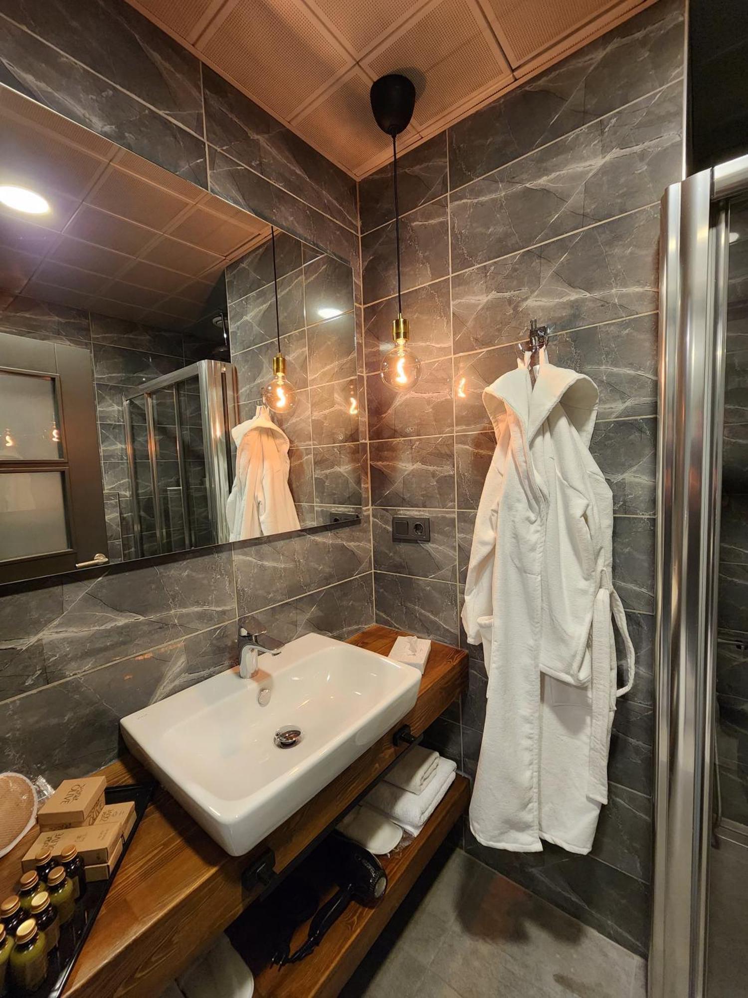 Taksim Landhouse Hotel Истанбул Екстериор снимка
