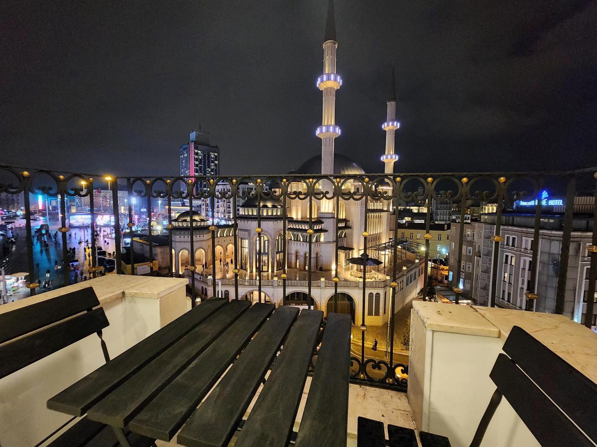Taksim Landhouse Hotel Истанбул Екстериор снимка
